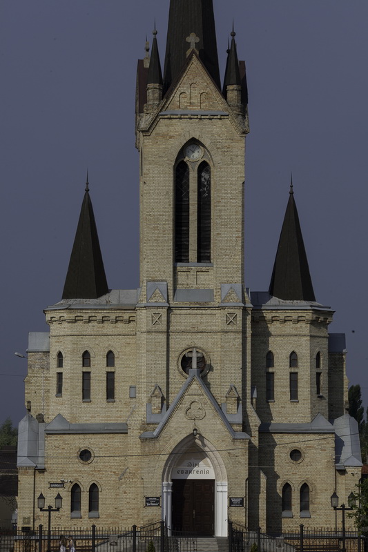 Зовнішній вигляд будівлі колишньої євангелічно-лютеранської кірхи Христа Спасителя 1907 р. у м. Луцьку (сьогодні церква ЄХБ «Дім Євангелія», м. Луцьк)