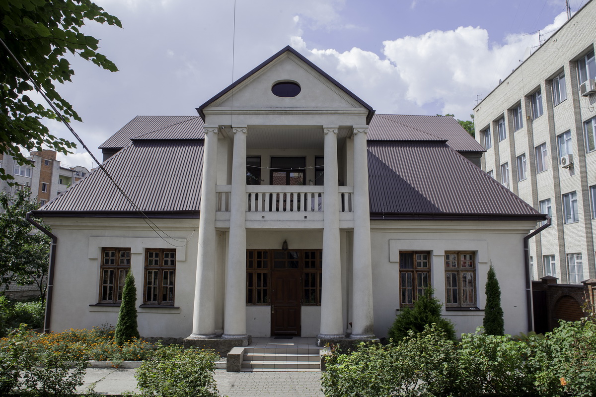 Gebäude des ehemaligen evangelisch-lutherischen Pastorats in Wolodymyr-Wolynskyj (heute Basilisches Kloster des heiligen Josaphat, Wolodymyr-Wolynskyj)